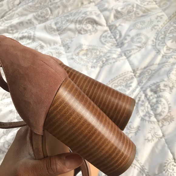 SOLD Steve Madden Carrson blush suede heels - Picture 6 of 7